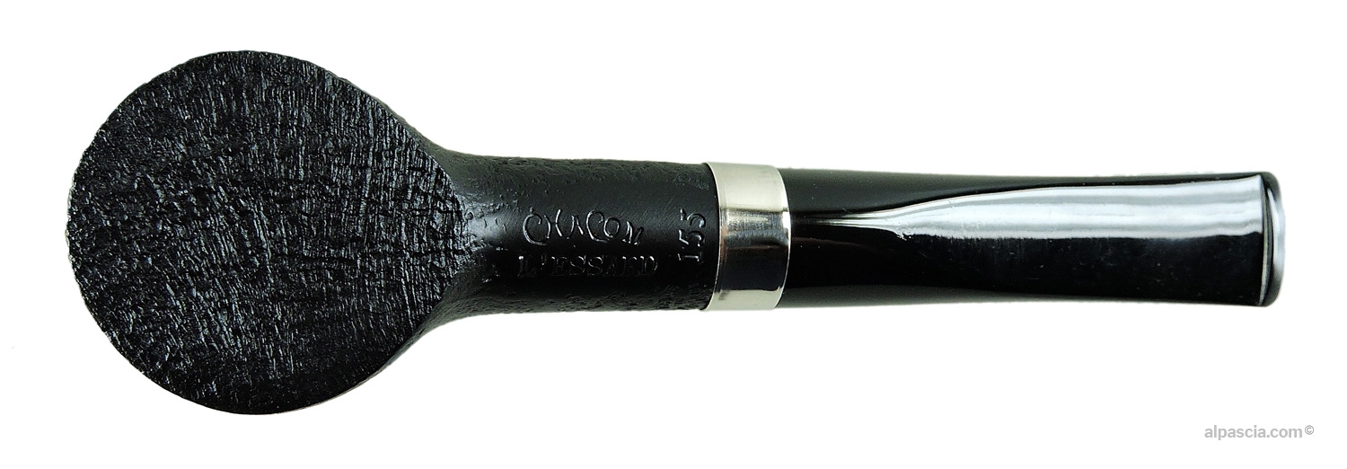 Chacom L'Essard 155 Pipe - Bottom view displaying flat bottom and official Chacom L'Essard 155 stampings