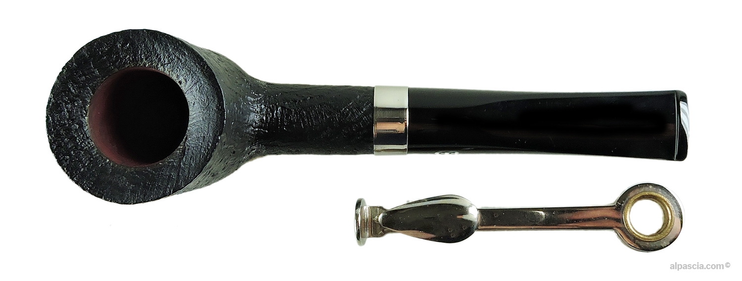 Chacom L'Essard 155 Pipe - Top-down view into the cylindrical chamber showing 9mm filter tenon