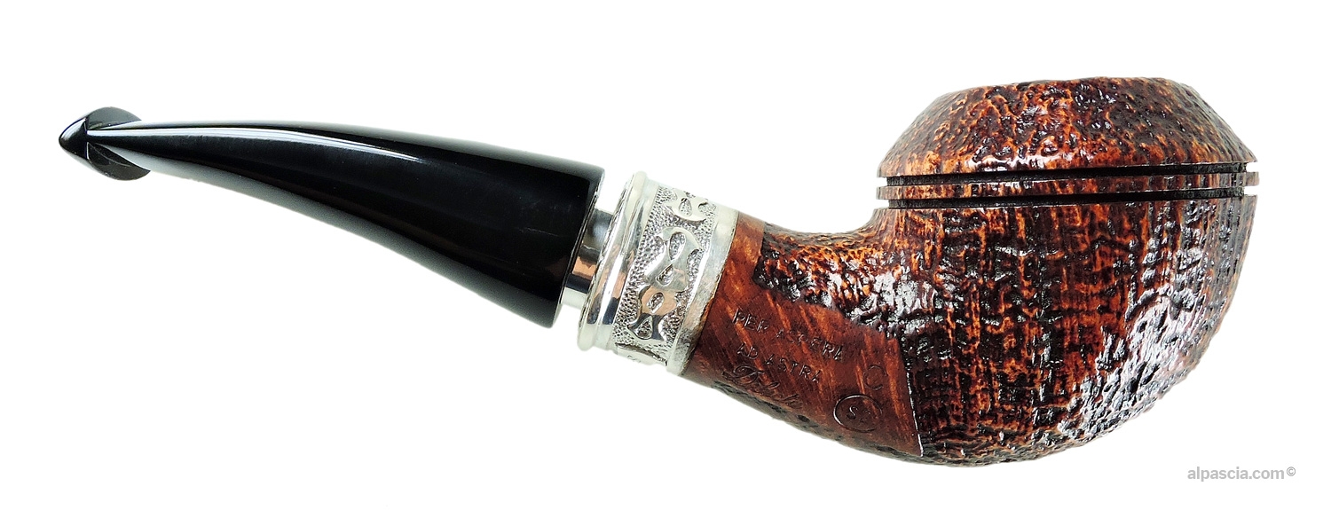 Ser Jacopo Delecta S2 C Pipe - Right side view highlighting deep sandblasted texture and classic diamond shank