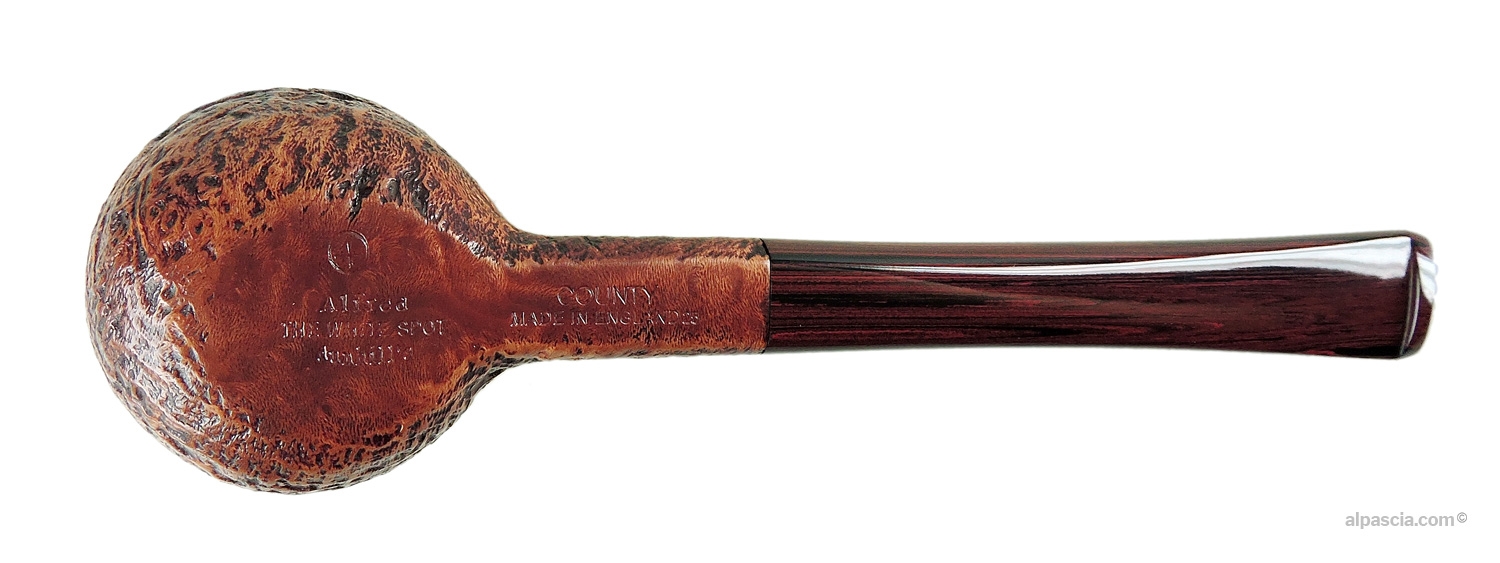 Bottom view of Dunhill County Gr 4 Quaint Pipe shank displaying clear official Dunhill stampings