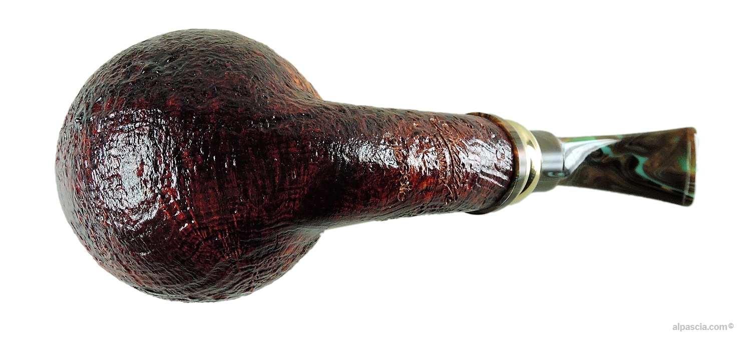 Neerup Classic Gr 3 Pipe - Bottom view displaying shank underside and official Neerup Classic stampings