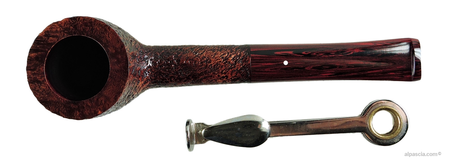 Dunhill Cumberland 2106 Pot Pipe - Top-down view showing smooth top rim contrast and Group 2 chamber