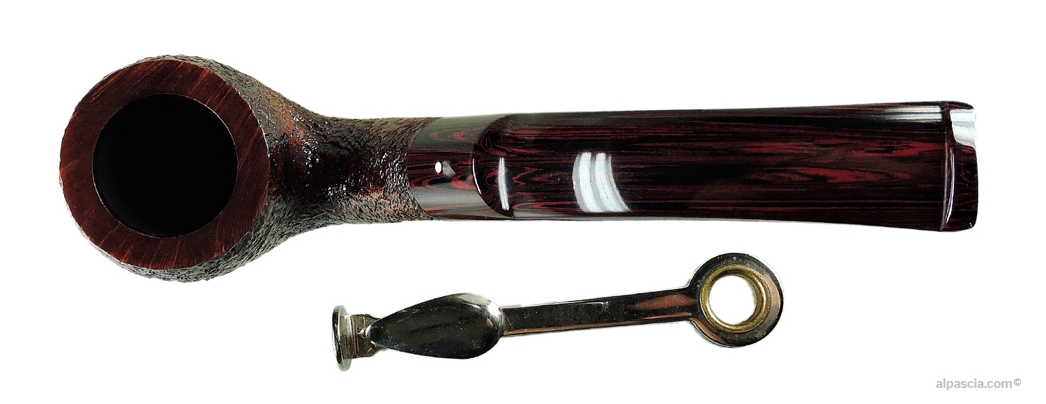 Pipa Dunhill Cumberland 4202 - Vista dall'alto del bordo superiore liscio e della camera Gruppo 4