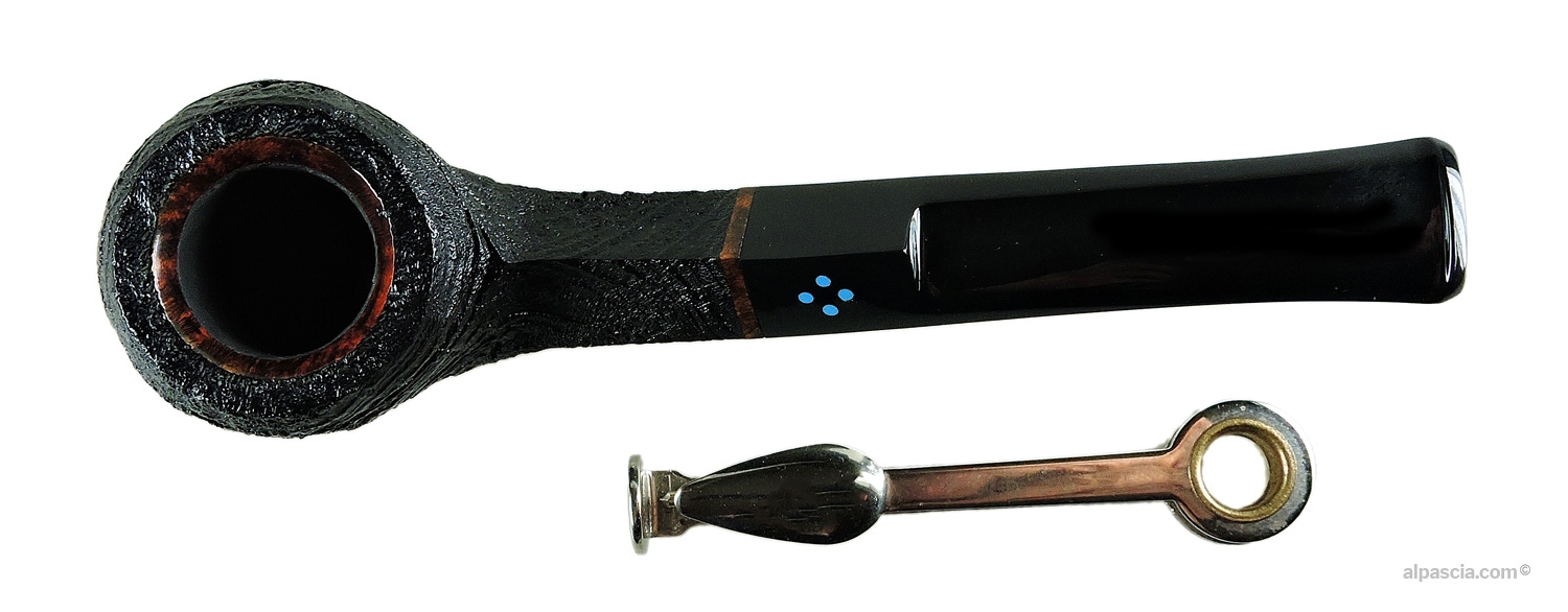Sasieni 4 Dot Dark Rhodesian Pipe - Top-down view showing chamber capacity and sandblasted rim