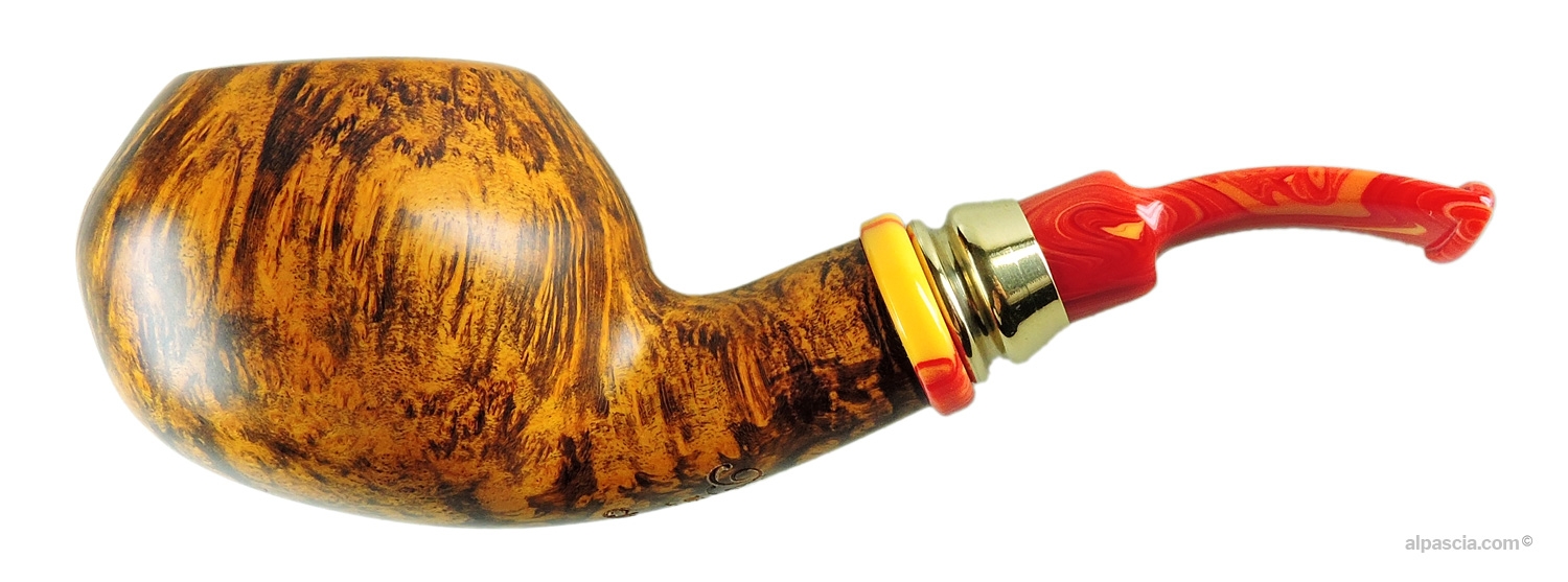 Pipa Neerup Classic Gr 5 - Profilo semi-curvo liscio forma libera con ghiera in metallo e bocchino marezzato rosso