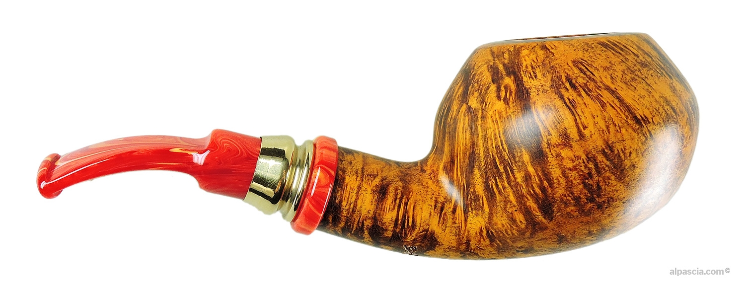 Pipa Neerup Classic Gr 5 - Vista destra che risalta le venature della radica e le sfumature rosse del bocchino
