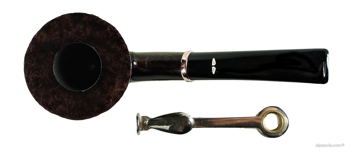 Caminetto Event 2026 Pipe - Top-down view showing chamber capacity and bright silver shank junction