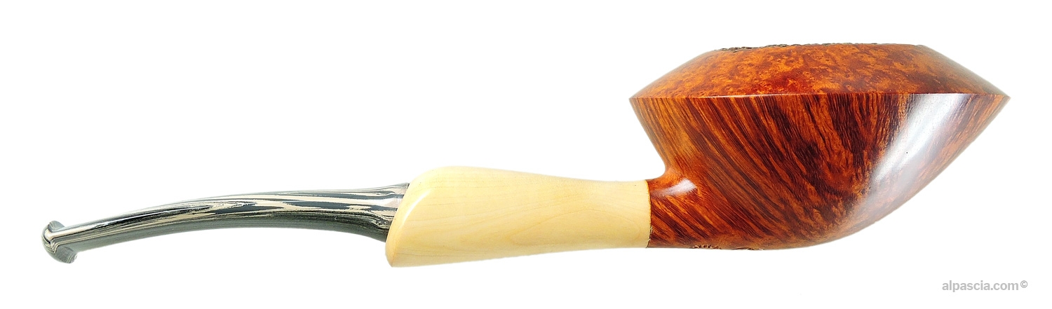 Alinetu Free Form Pipe - Right side view highlighting organic grain structure and boxwood junction