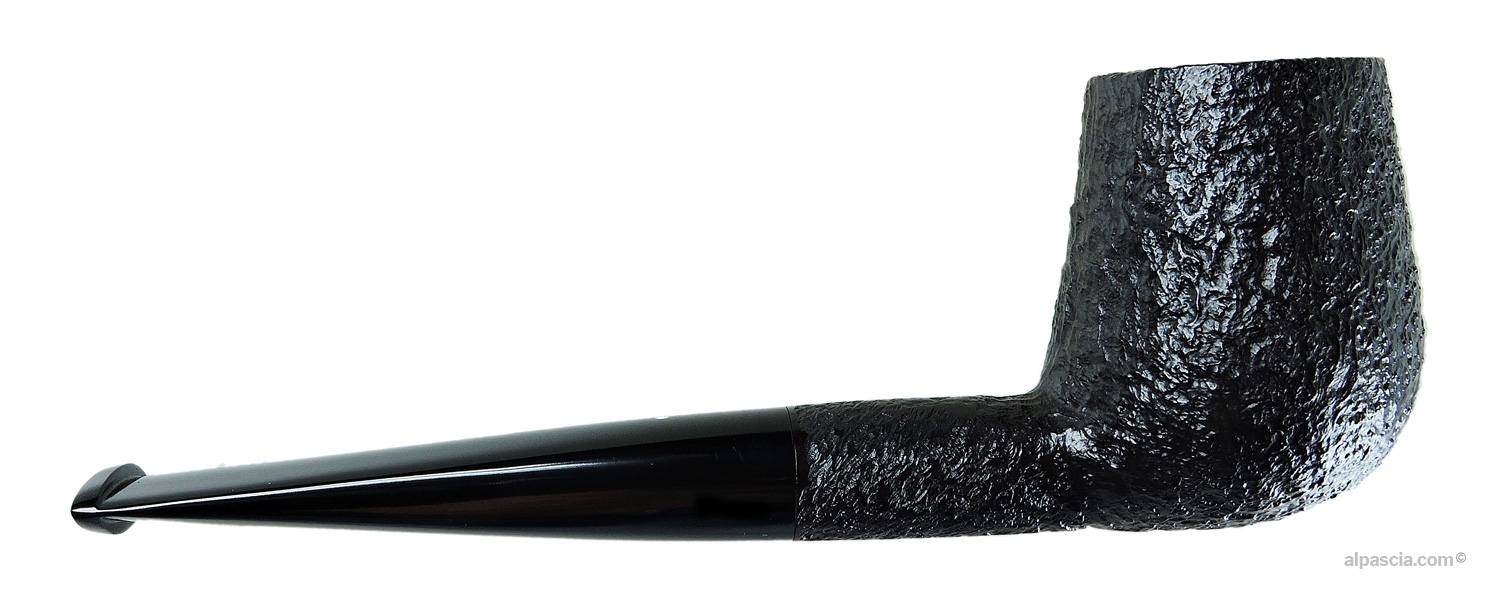 Pipa Dunhill Shell Briar 5134 Brandy - Vista destra che risalta la profonda sabbiatura nera e lo shape Brandy
