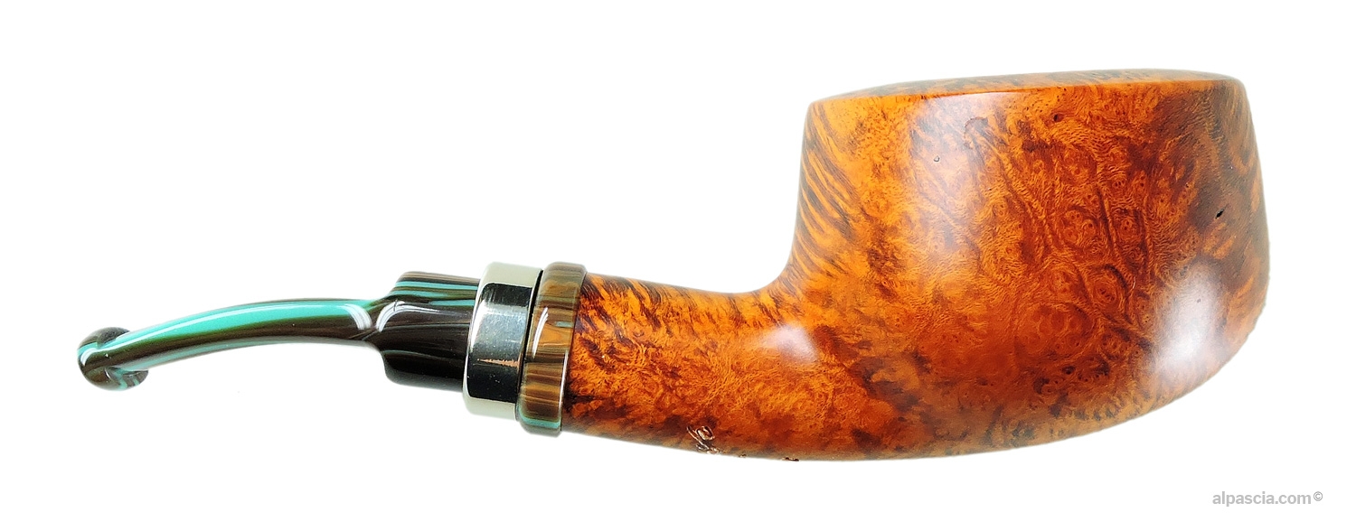 Pipa Neerup Classic Gr 3 Free Form - Vista destra che risalta la finitura liscia e le linee fluide scandinave