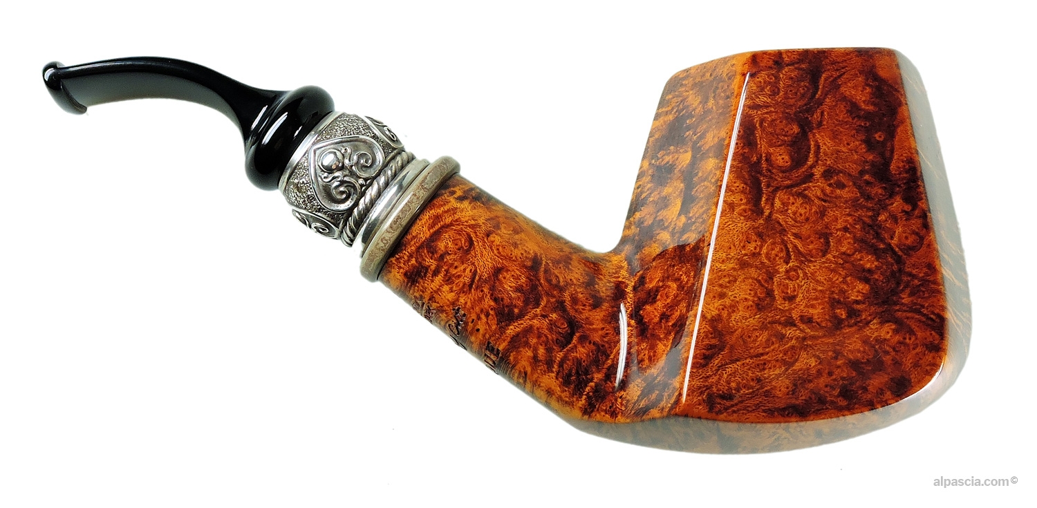 Pipa Peder Jeppesen Ida Boutique Gr 6 - Vista destra che risalta le sfaccettature Panel e la radica chiara fiammata