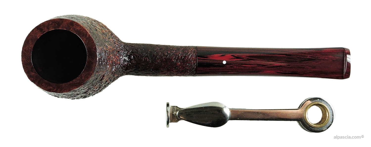 Dunhill Cumberland 4134 Brandy Pipe - Top-down view into the chamber showing the polished smooth rim