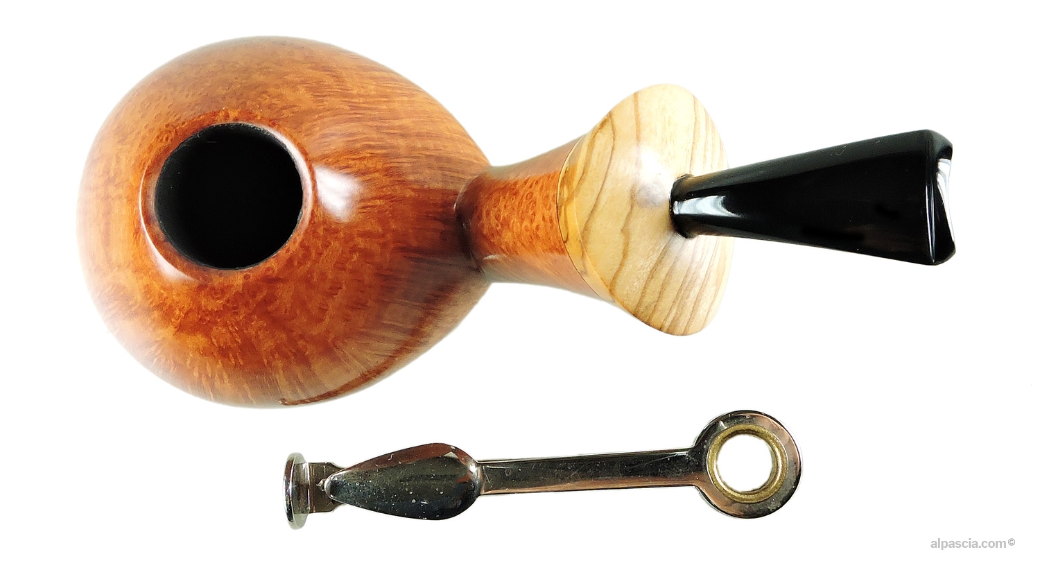 Ganci 2F Chubby Pipe - Top-down view into the chamber showing the smooth rounded rim